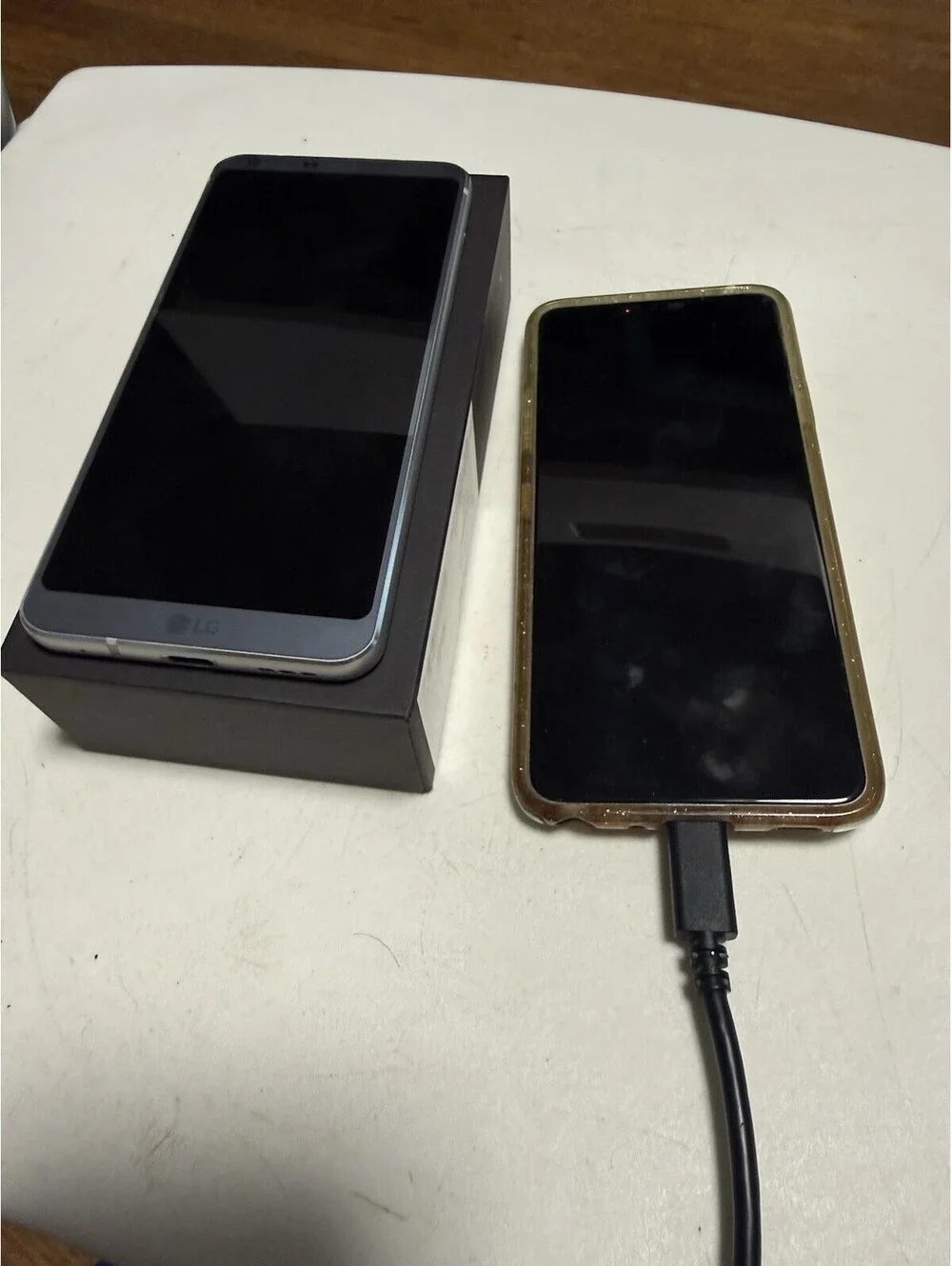 LG G7 ThinQ And G6 Lot Of 2 Phones , ( Parts Phones ) One With Box